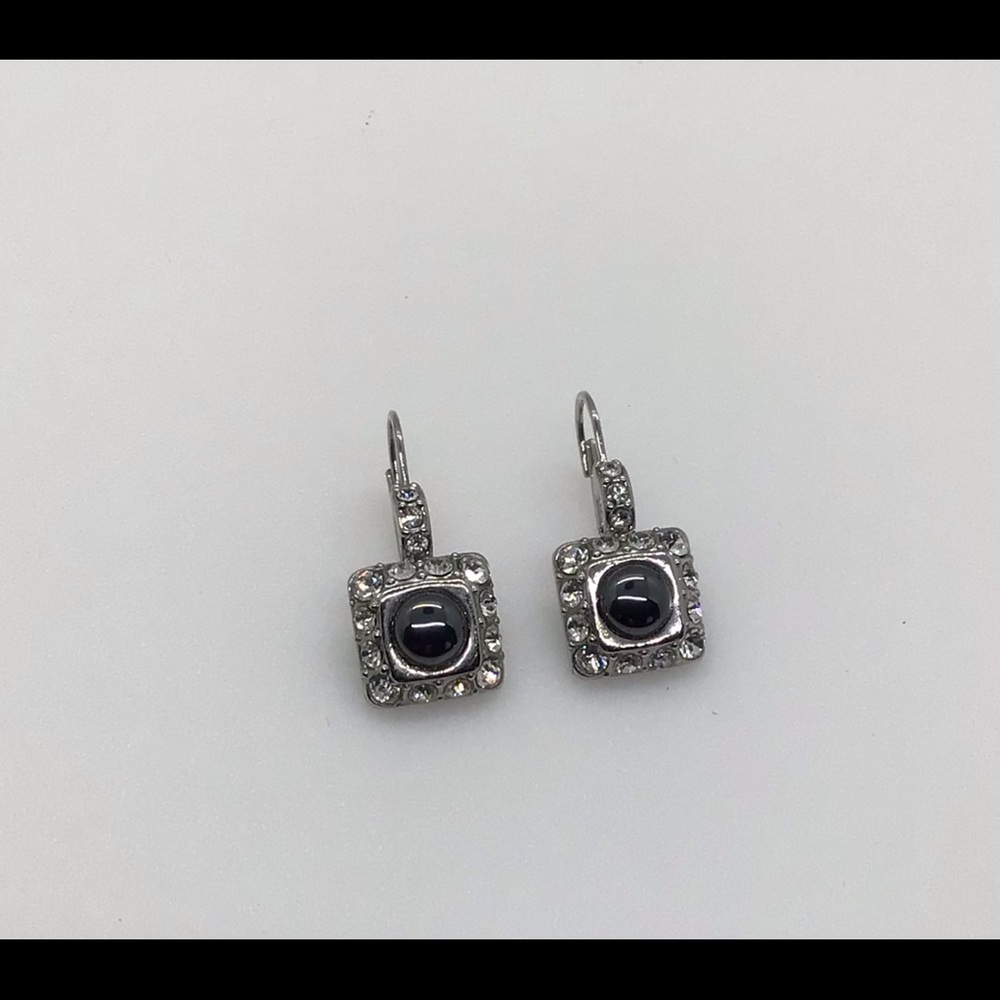 Earring - Picture 2 of 4